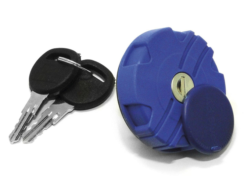 Tapón de combustible azul con llave de seguridad y dos llaves negras sobre fondo blanco