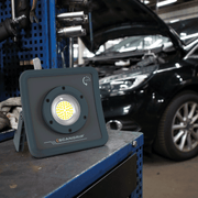 Foco de Trabajo LED NOVA R – Iluminación Compacta y Recargable - Autowin24
