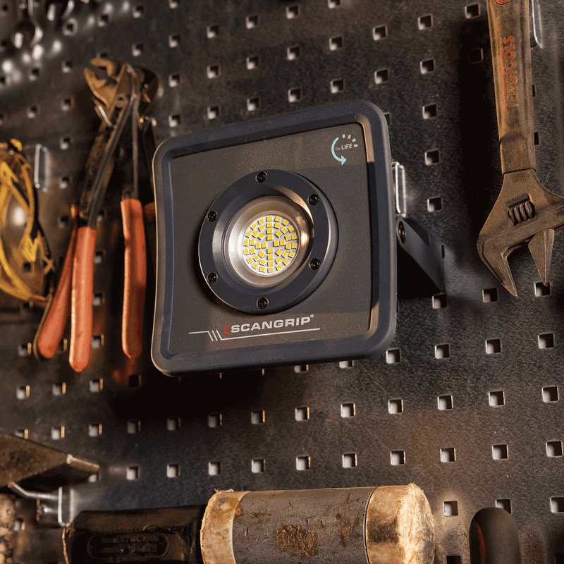 Foco de Trabajo LED NOVA R – Iluminación Compacta y Recargable - Autowin24