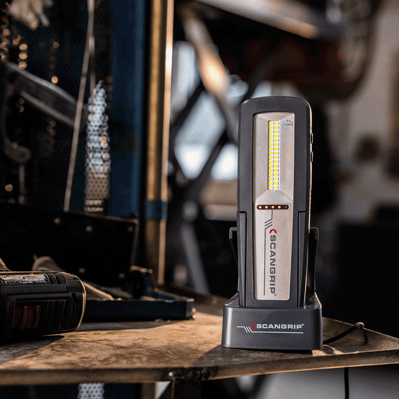 Lámpara de Trabajo UNIFORM – Potencia y Autonomía para Profesionales - Autowin24