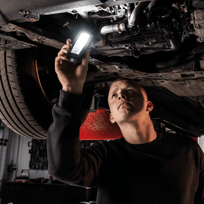 UNIFORM Work Lamp – Power and Autonomy for Professionals